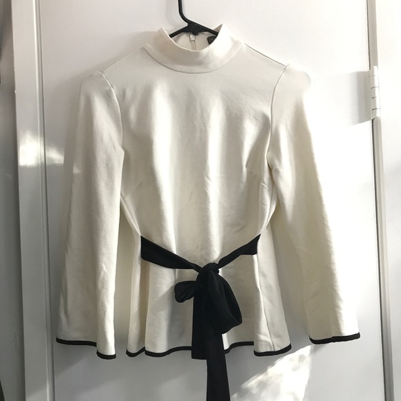 Vince Camuto Bell Sleeve Mock Neck Belted Top - Picture 5 of 5